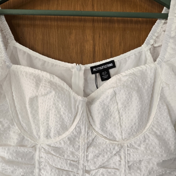 NWT Pretty Little Thing, White Puff Sleeve Dress Size 8. - Picture 5 of 5